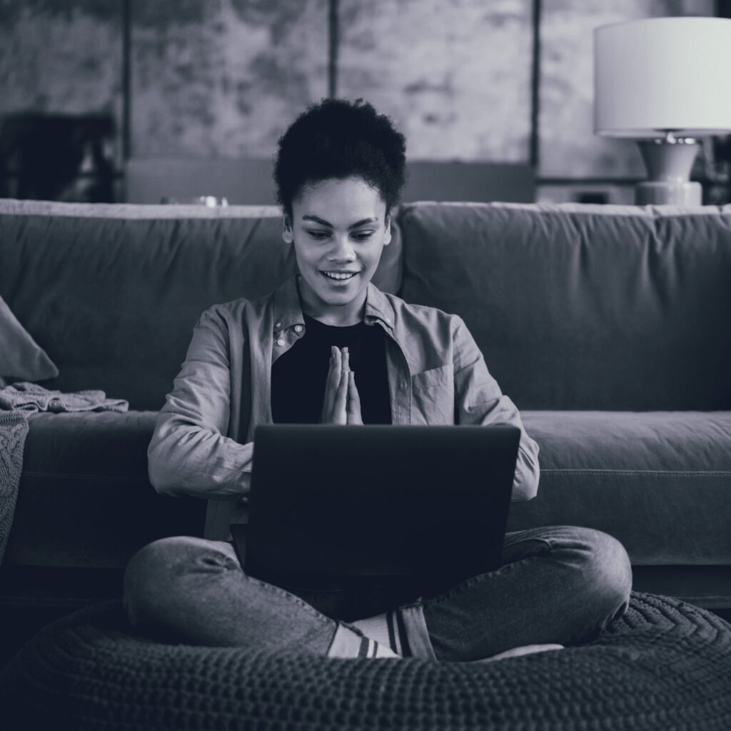 pexels-mikhail-nilov-6894013